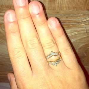 Trendy Diamond and Gold Split Prong Ring